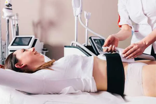 woman having body sculpting to help improve her body image and her mental health Tolworth